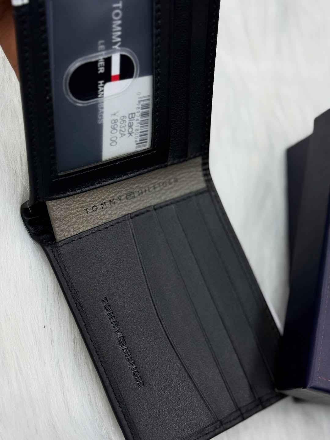 Tommy Hilfiger Embroided Leather Wallet