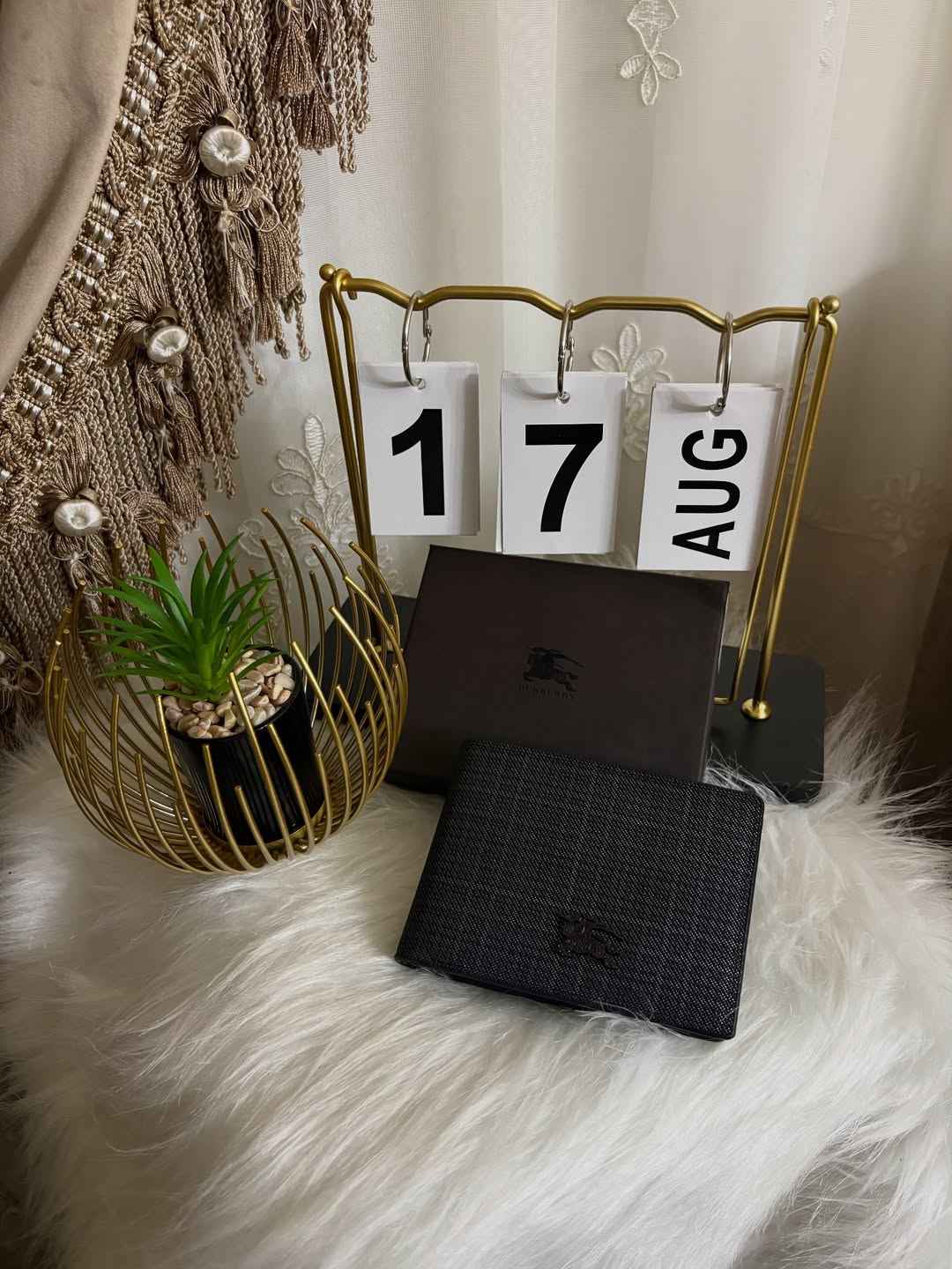 The Lacoste Minimalist