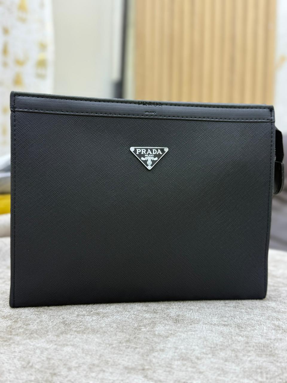 Structured Clutch