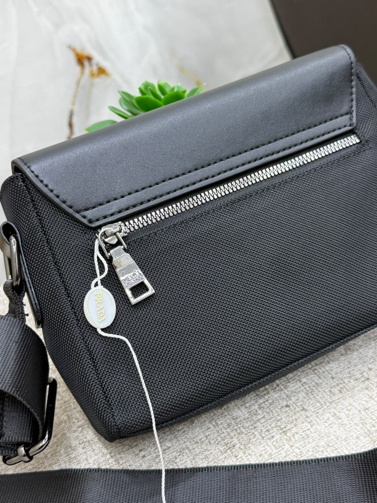 Chic Minimalist Shoulder Handbag