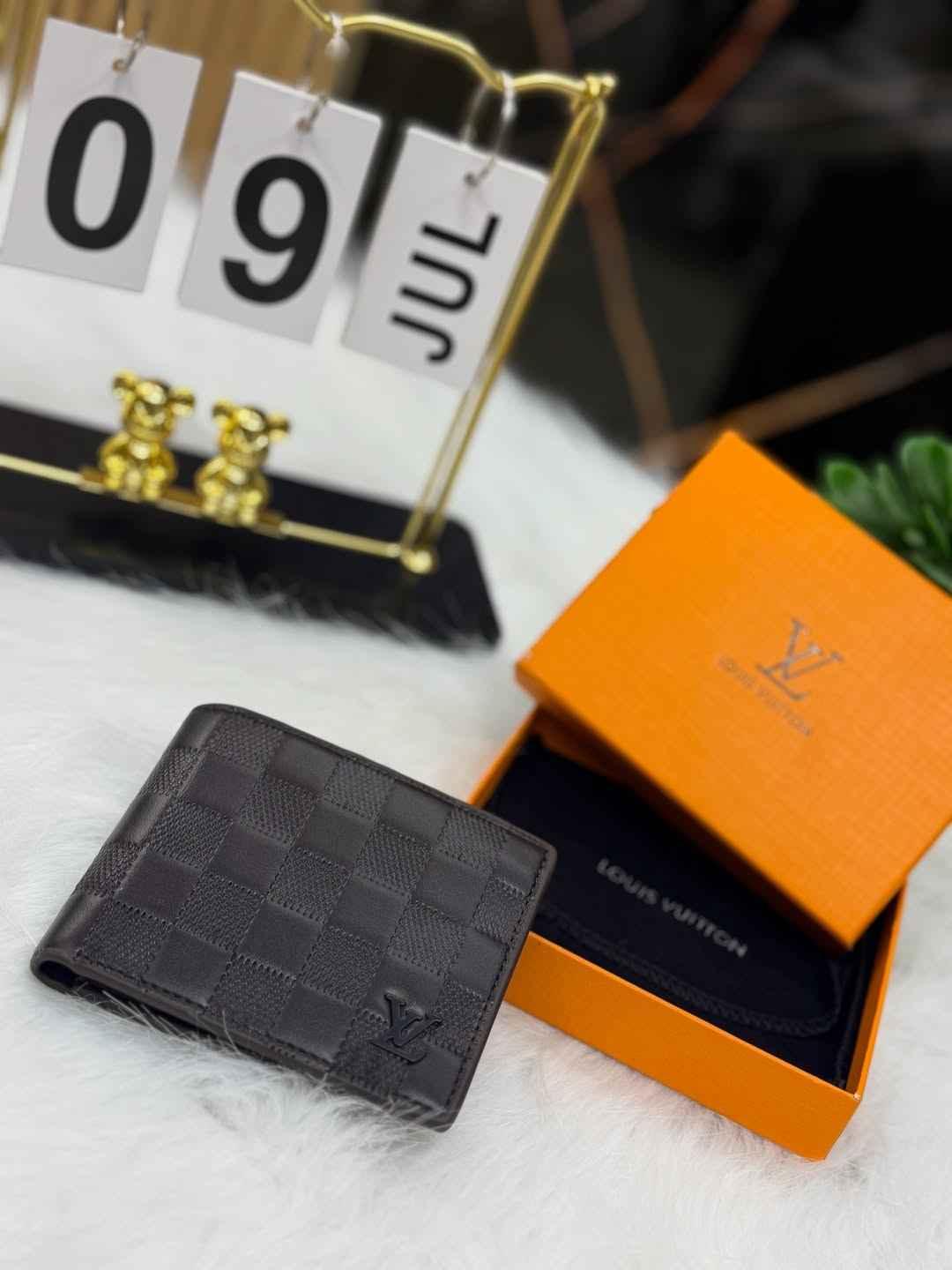 Louis Vuitton Damier pattern Wallet