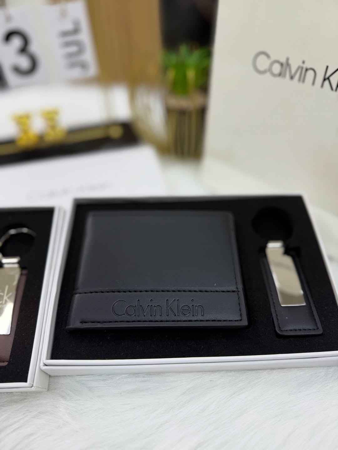Calvin Klein Minimalist Wallet & Key Set