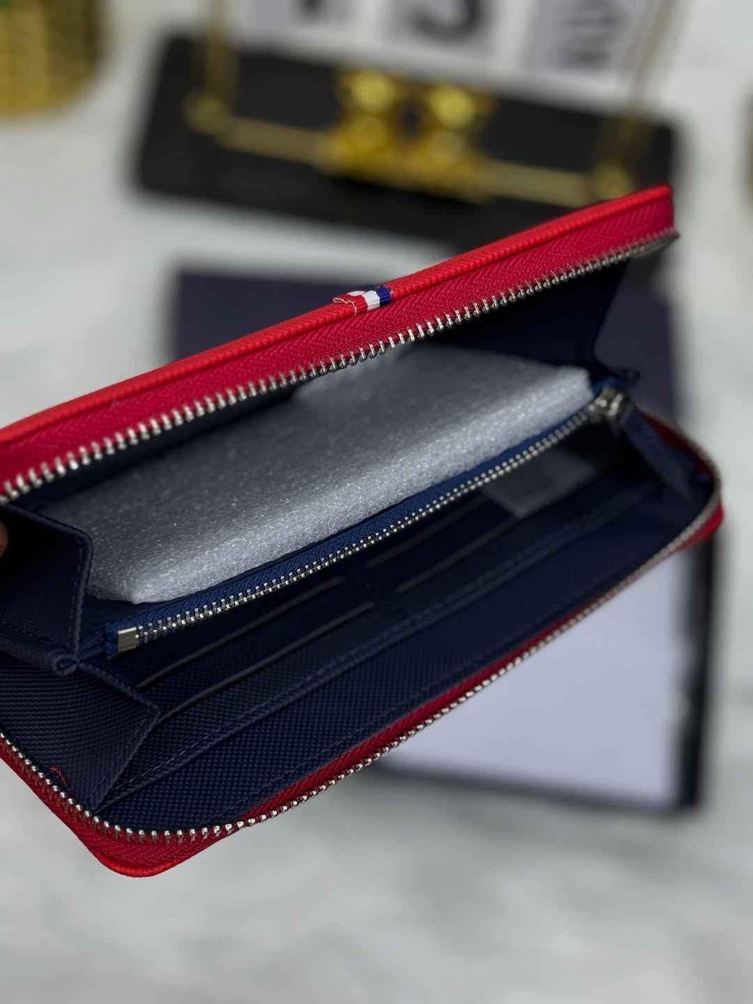 The Tommy Hilfiger Executive Zip