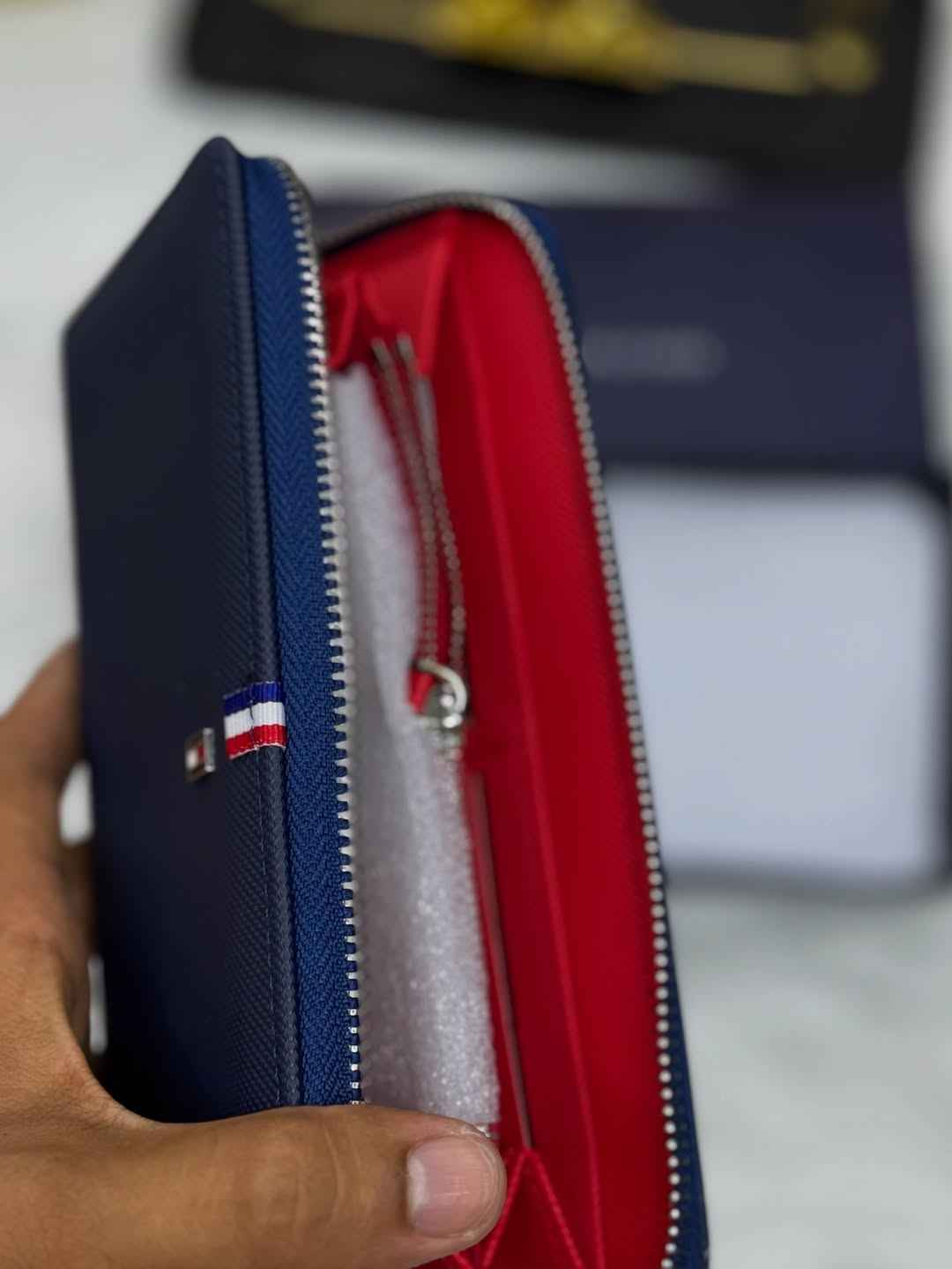 The Tommy Hilfiger Executive Zip