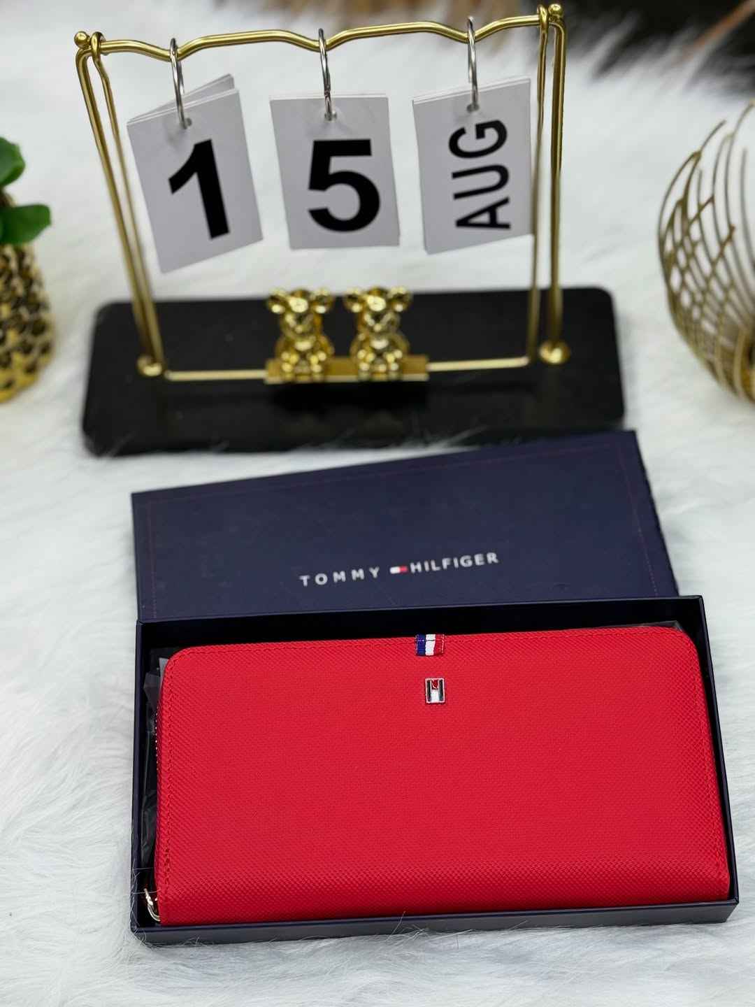 The Tommy Hilfiger Executive Zip