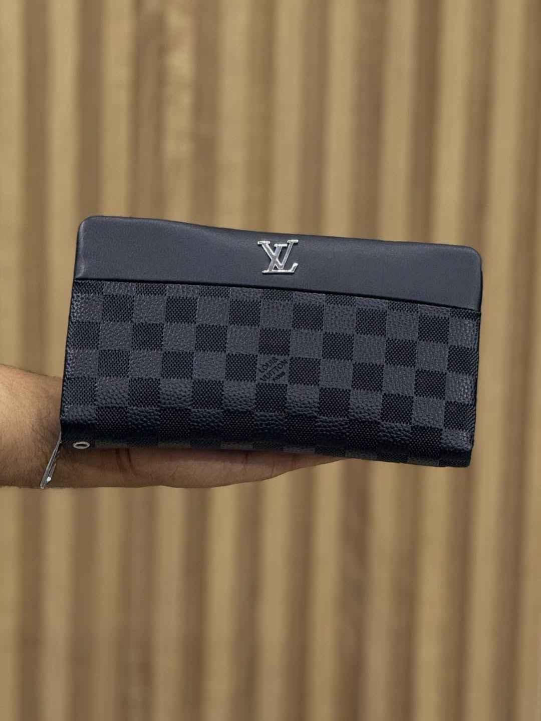 Modern Handheld Pouch