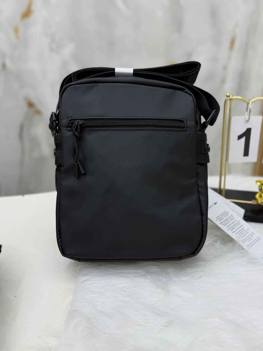 Lacoste sleek envelope Bag