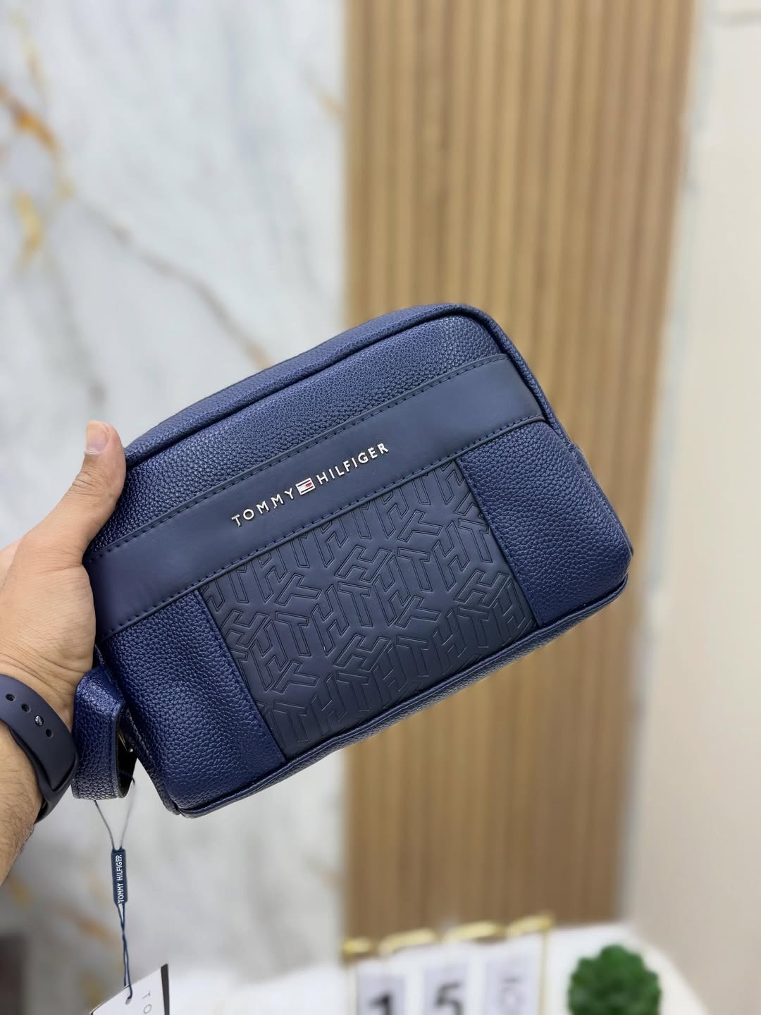 Tommy Hilfiger  Patterned Handheld bag 2.0