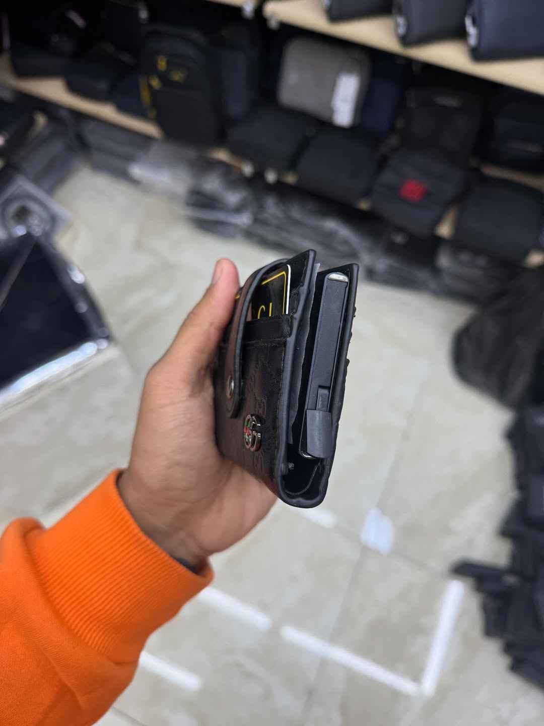 Gucci Clip on wallet