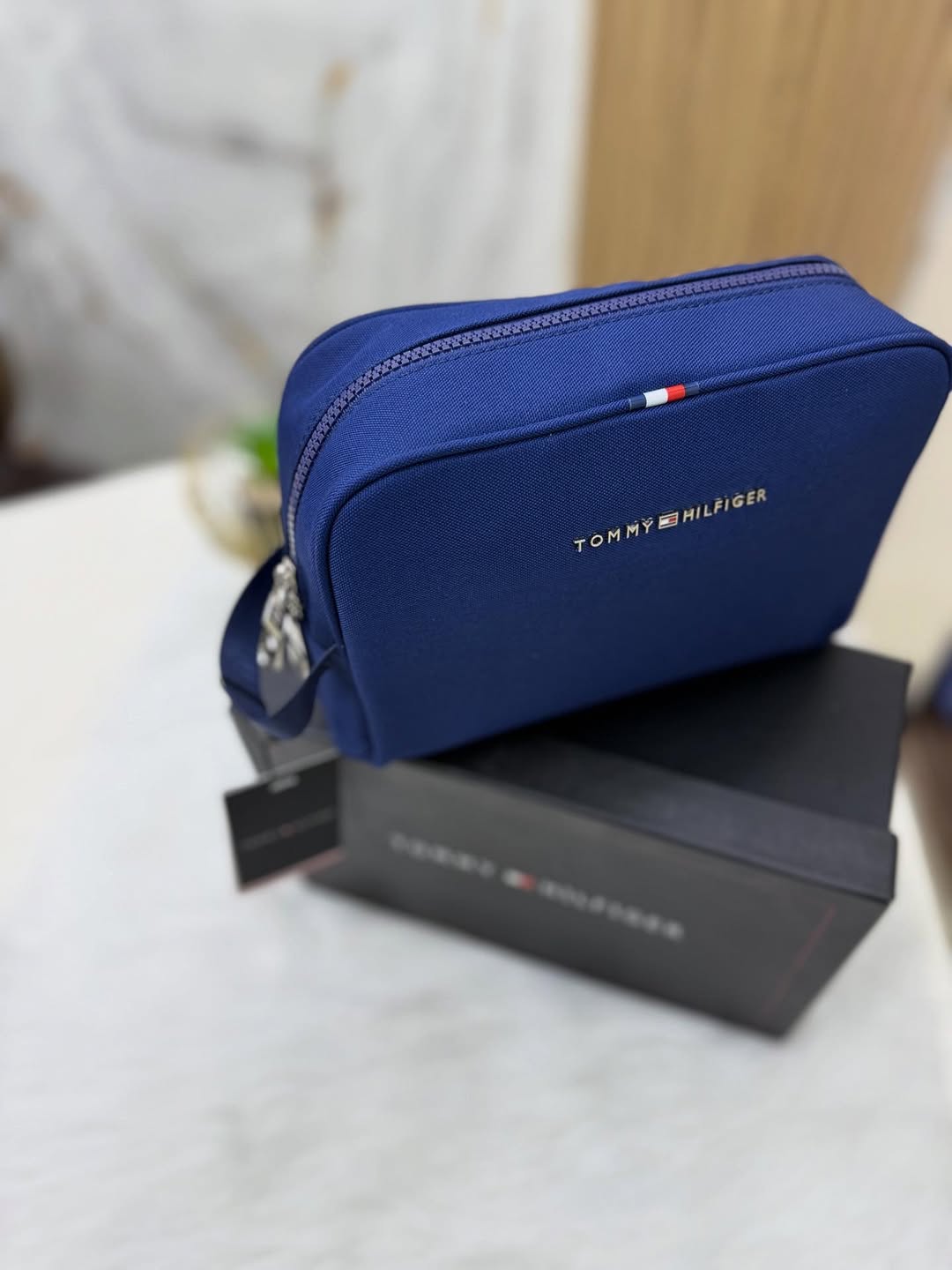 Tommy Hilfiger compact Handbag