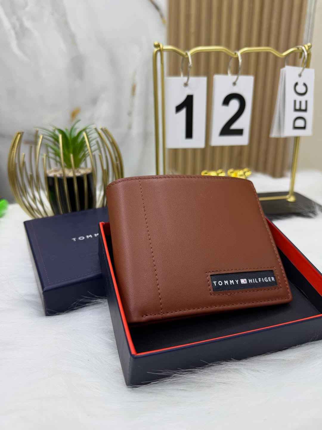 Tommy versatile carry wallet