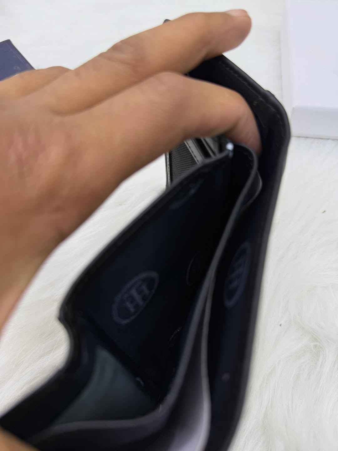 Tommy Hilfiger Signature Tri-fold wallet