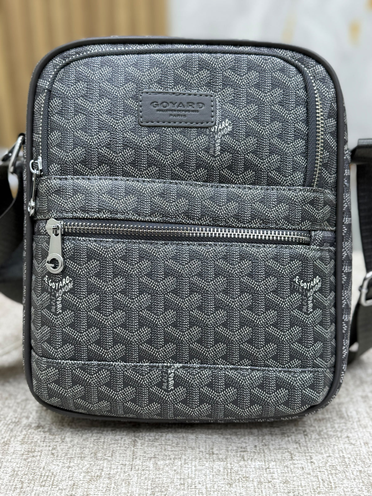 Classic Leather Everyday Handbag