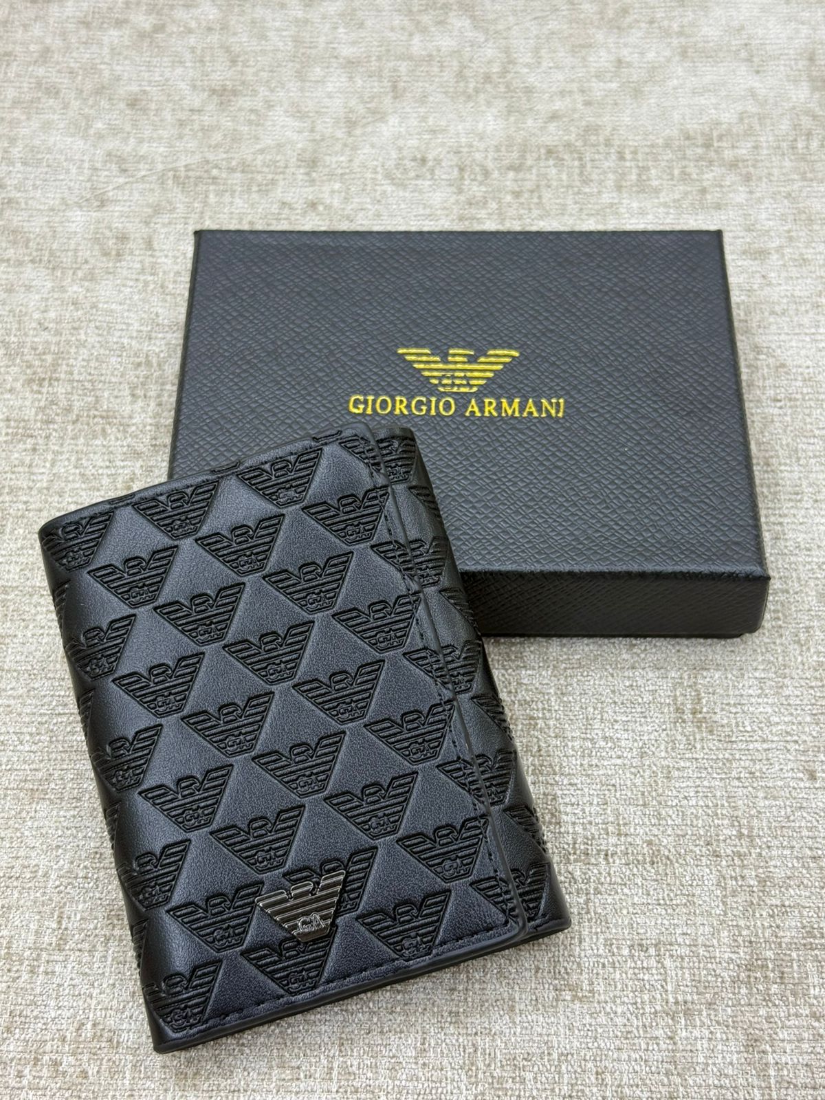 Embossed Detail Vertical Men’s Wallet with Gift Box