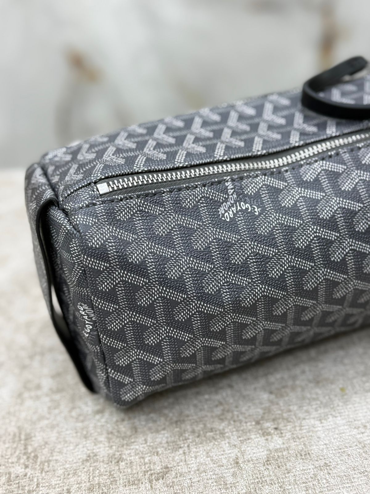 Pattern Zip Clutch Bag