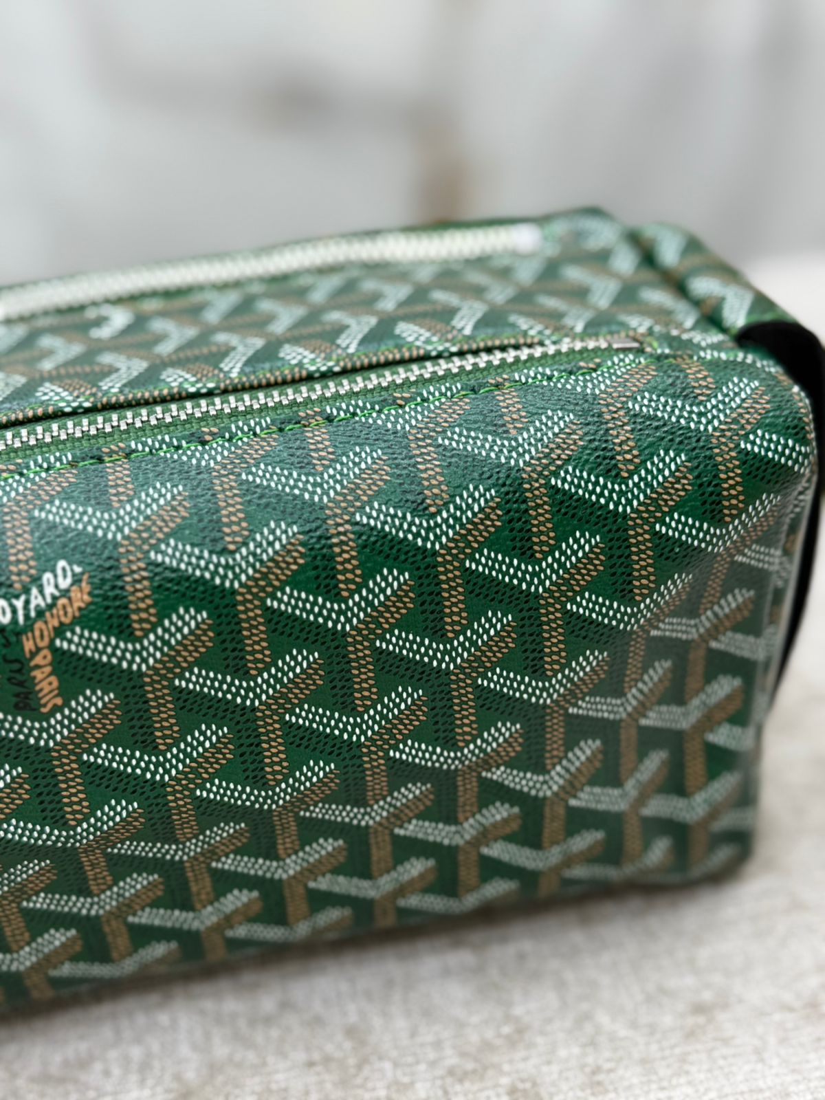 Pattern Zip Clutch Bag