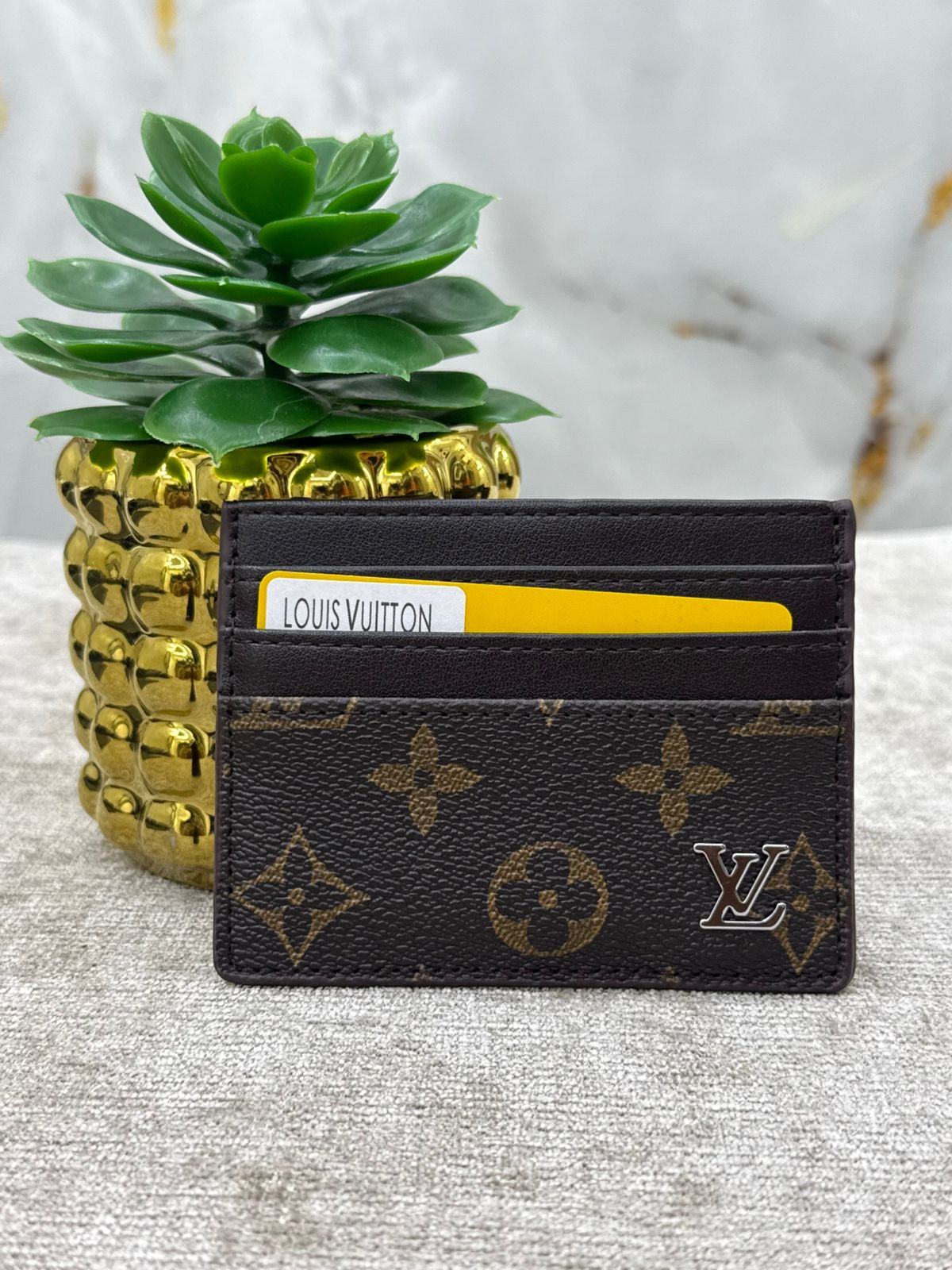Sleek Multi-Slot Cardholder