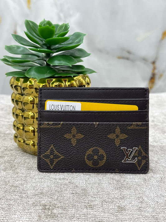 Sleek Multi-Slot Cardholder