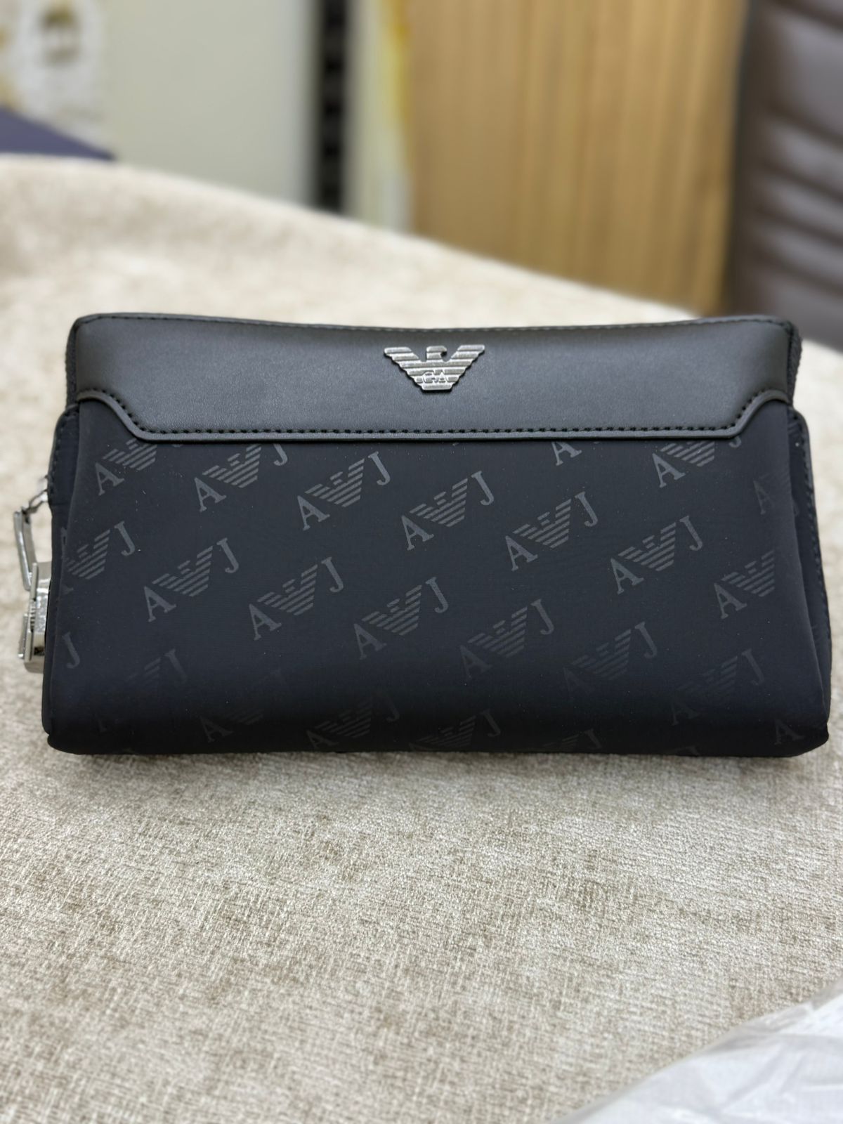 Neoclassic Clutch